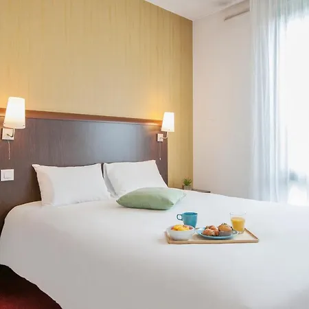 Appart'city Confort Vaise Apartahotel 3*