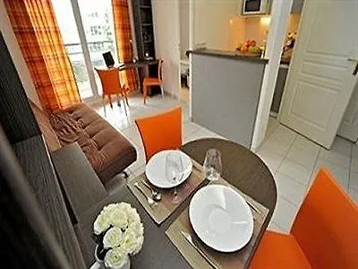 Appart'city Confort Vaise מלון דירות