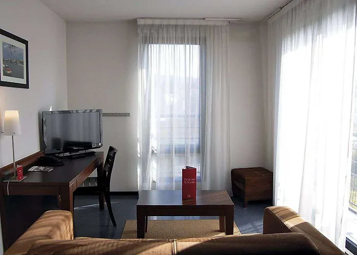Appart'city Confort Vaise מלון דירות 3*