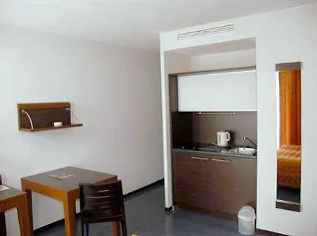 Appart'city Confort Vaise 3*