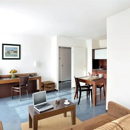 Appart'city Confort Vaise Aparthotel 3*